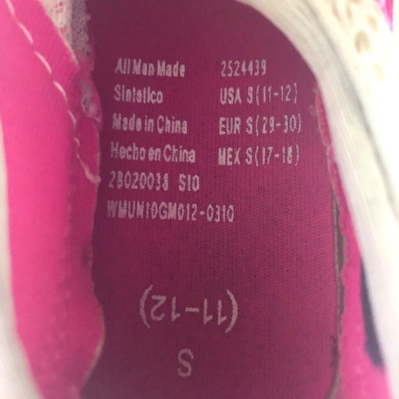 Water Shoes - Size 11/12 - Picture 3 of 3